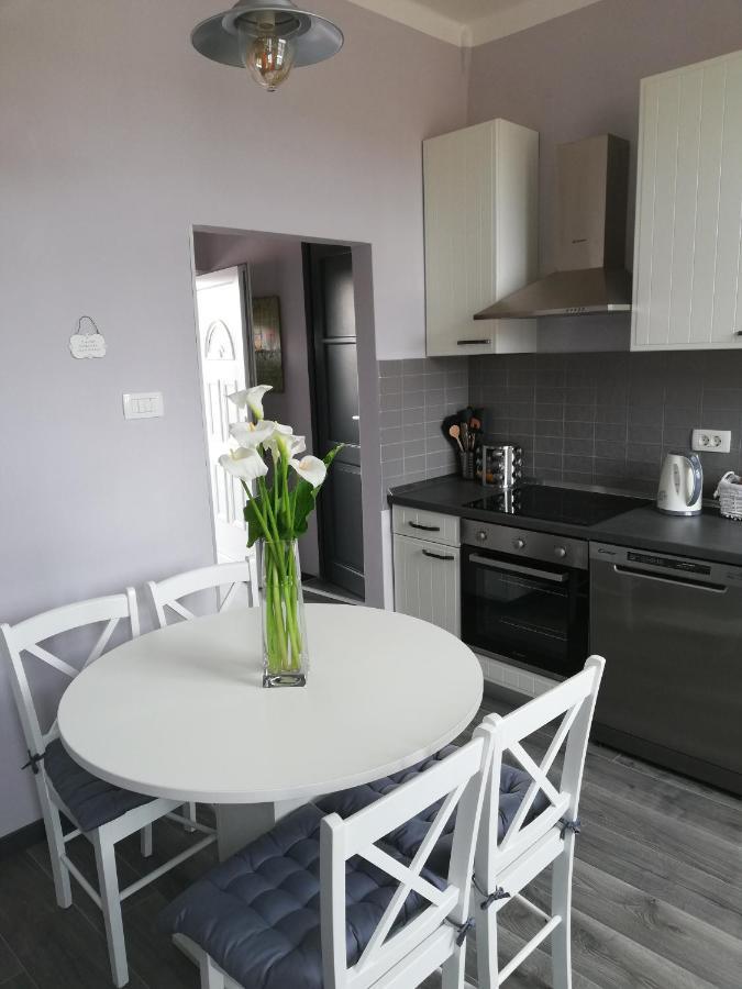 Appartement Gray Pearl à Pula Extérieur photo