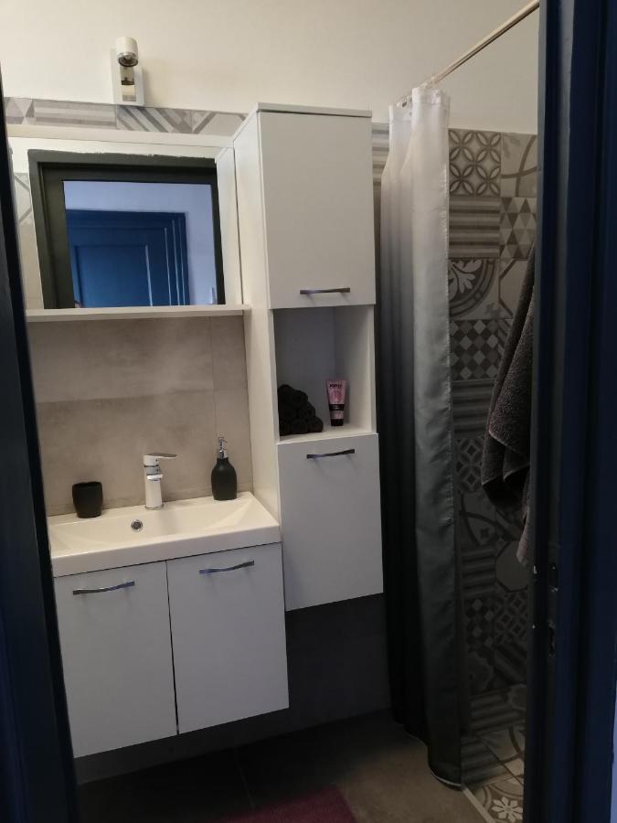 Appartement Gray Pearl à Pula Extérieur photo