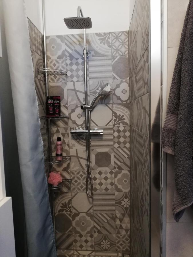 Appartement Gray Pearl à Pula Extérieur photo