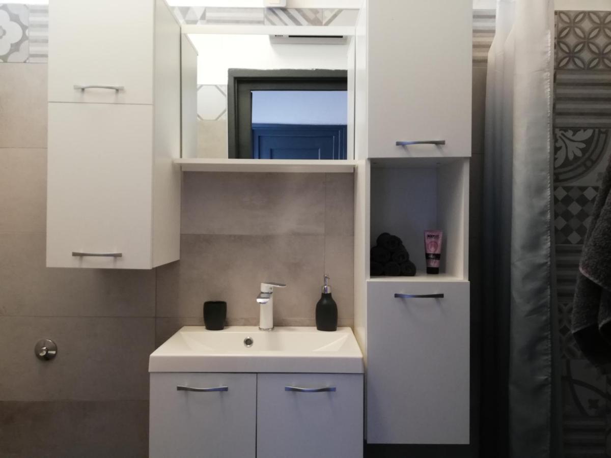 Appartement Gray Pearl à Pula Extérieur photo