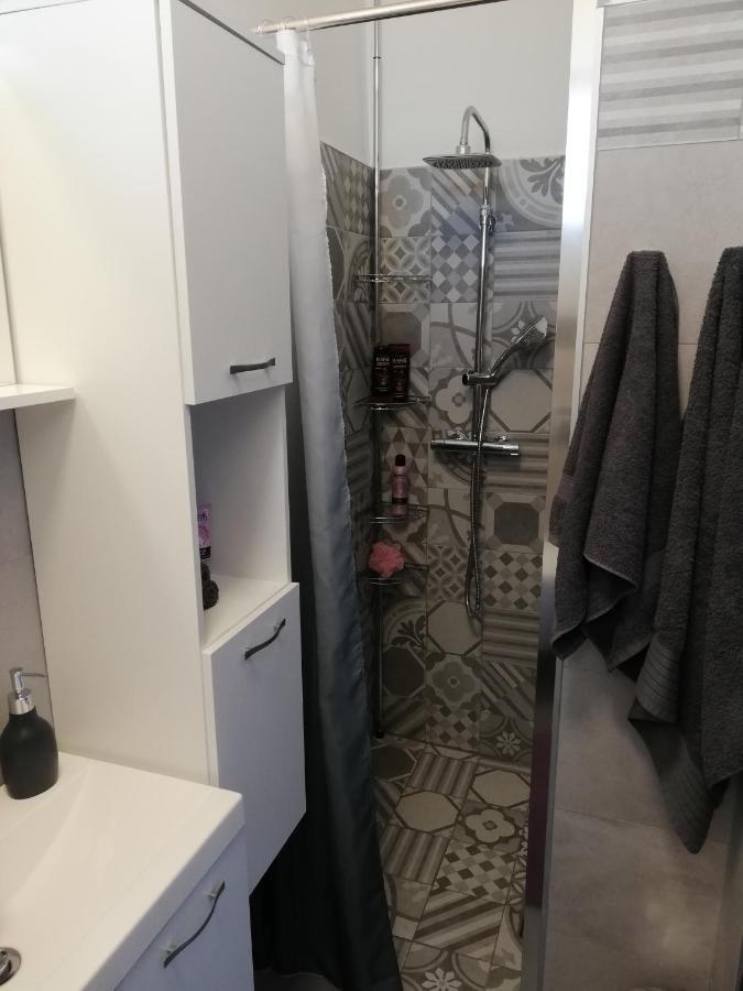 Appartement Gray Pearl à Pula Extérieur photo