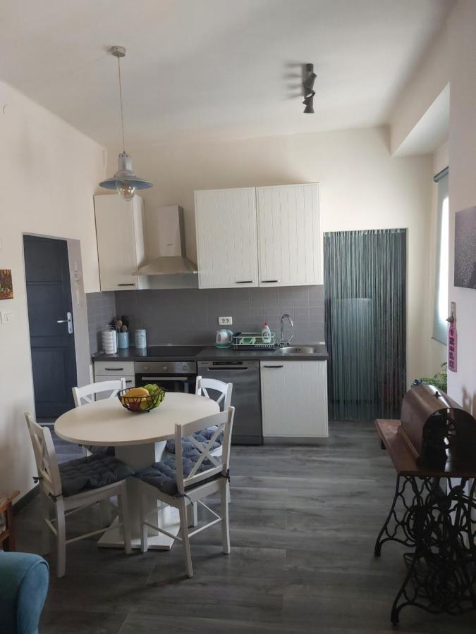 Appartement Gray Pearl à Pula Extérieur photo