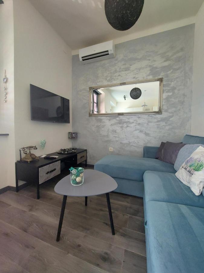 Appartement Gray Pearl à Pula Extérieur photo