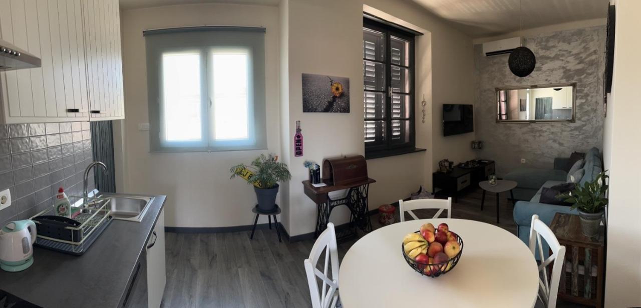 Appartement Gray Pearl à Pula Extérieur photo