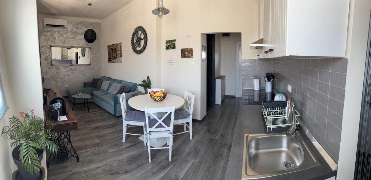 Appartement Gray Pearl à Pula Extérieur photo